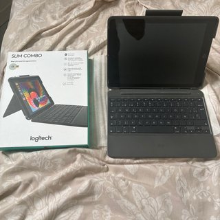 Logitech Slim Combo iPad 5/6 Gen