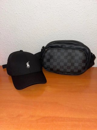 Gorra Polo Ralph Lauren y bandolera negra