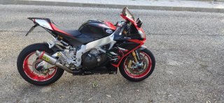 Aprilia RSV4 FACTORY APRC Sportbike