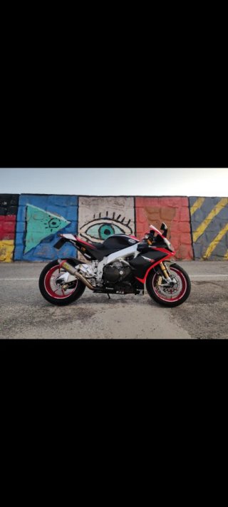 Aprilia RSV4 FACTORY APRC Sportbike