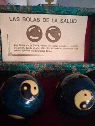 Bolas de la salud con estuche