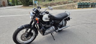 TRIUMPH BONNEVILLE T100 1000