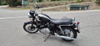 TRIUMPH BONNEVILLE T100 1000