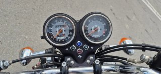 TRIUMPH BONNEVILLE T100 1000