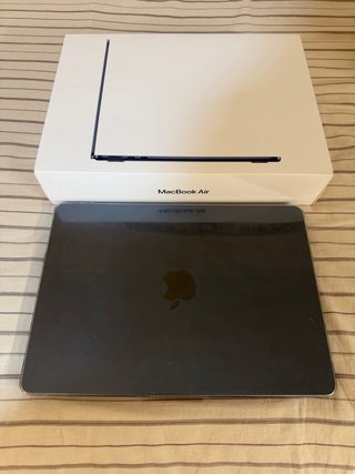 MacBook Air 13.6 M2 Medianoche