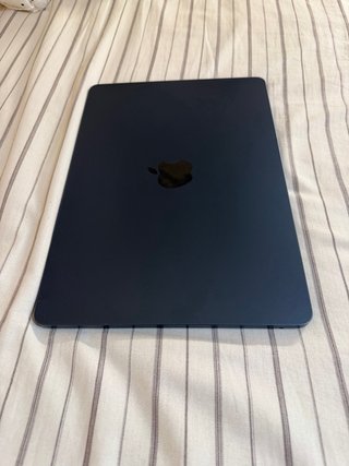 MacBook Air 13.6 M2 Medianoche