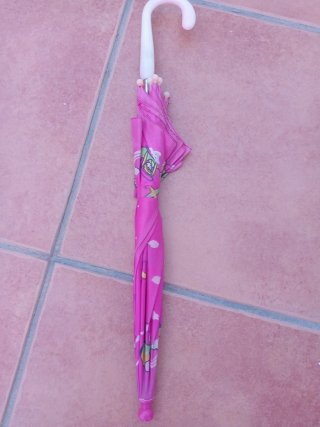 Paraguas infantil rosa con dibujos