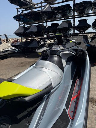 Moto de agua Sea-Doo RXT-X RS 325 2025