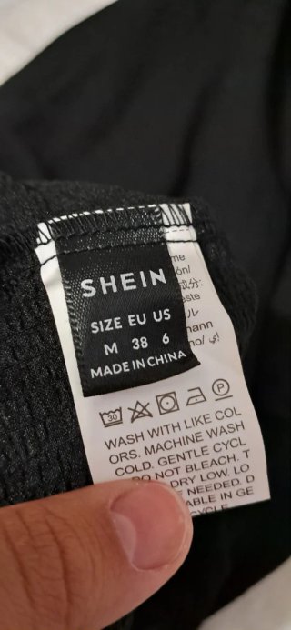 Vestido largo con encaje negro, 10€