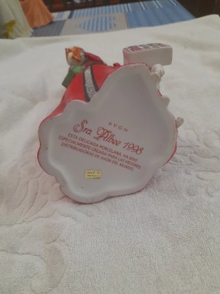 Figura porcelana Avon señora Albee 1998 Dama con P