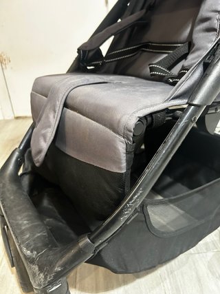 Carrito de bebé gris + patinete + espejo coche