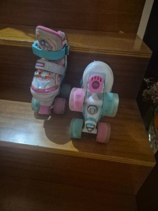 Patines infantiles de unicornio y arcoíris