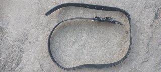 Cinturón de cuero negro