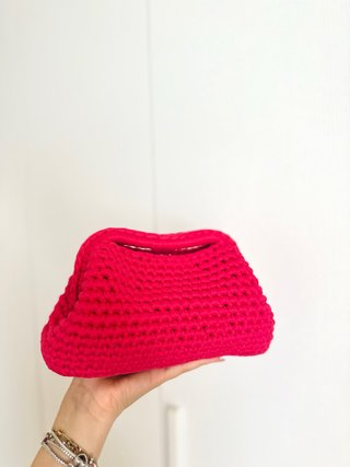 Clutch bag uncinetto fucsia