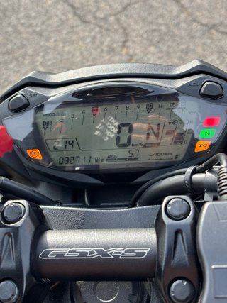 Suzuki GSX-S750 Negra y Roja
