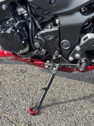 Suzuki GSX-S750 Negra y Roja