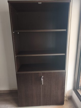 Estantería de oficina de madera
