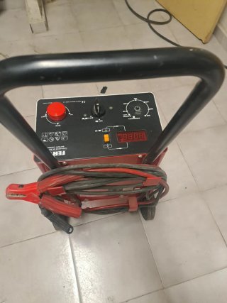 Cargador Baterías Profesional FERVE F-923