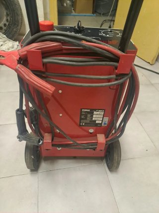 Cargador Baterías Profesional FERVE F-923