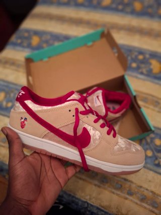 Nike SB Dunk Low StrangeLove Beige/Rosa