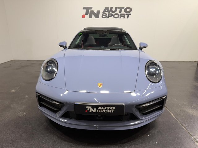 Porsche 911 992 Carrera 4