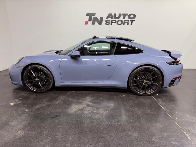 Porsche 911 992 Carrera 4