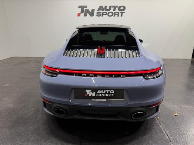 Porsche 911 992 Carrera 4