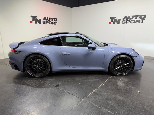 Porsche 911 992 Carrera 4