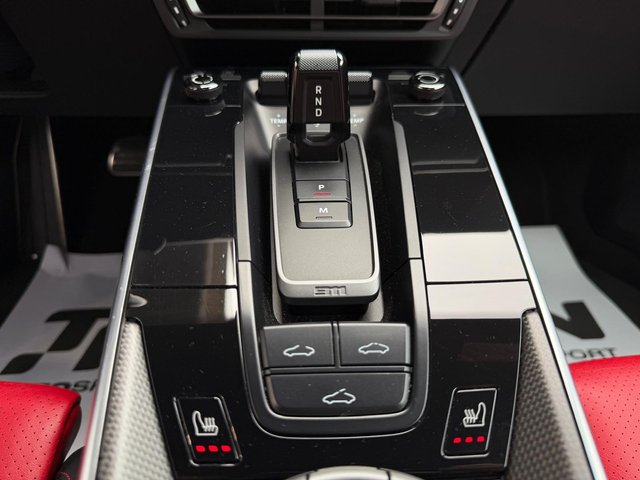 Porsche 911 992 Carrera 4