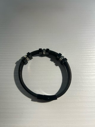 Pulsera cuero y plata cierre magnético