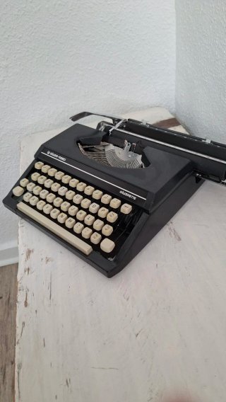 Máquina de Escribir Japonesa Años 70