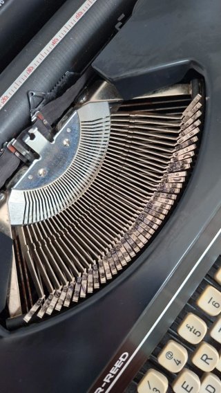 Máquina de Escribir Japonesa Años 70