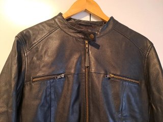 Cazadora cuero negra. Talla 48