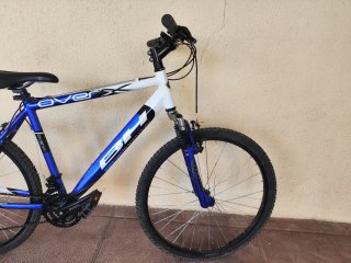 Bicicleta BH Over Azul y Blanca