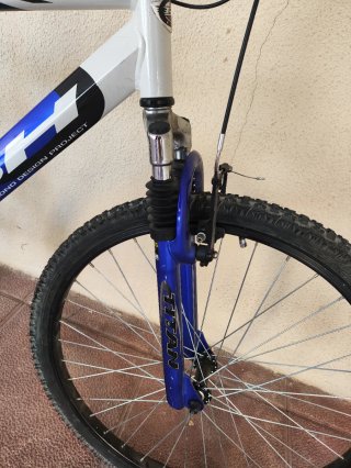 Bicicleta BH Over Azul y Blanca