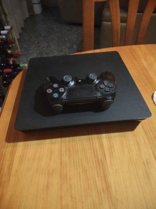 PS4 Slim Negra + Mando + Cable Alimentación + HDMI
