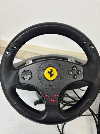 Volante Ferrari GT 3 Thrustmaster