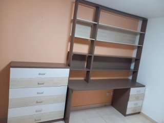 Habitación completa con muebles