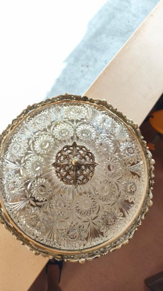 Lámpara antigua de cristal y metal