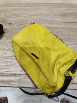 Bolso juvenil amarillo