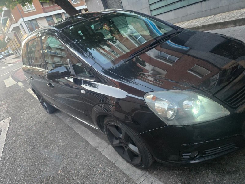 Opel Zafira 2008 - foto 1