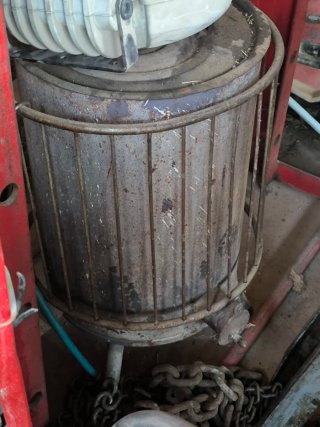 Estufa de leña metálica