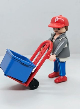 Playmobil repartidor con carrito azul
