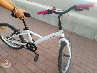 Bicicleta infantil BTWIN blanca