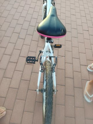 Bicicleta infantil BTWIN blanca