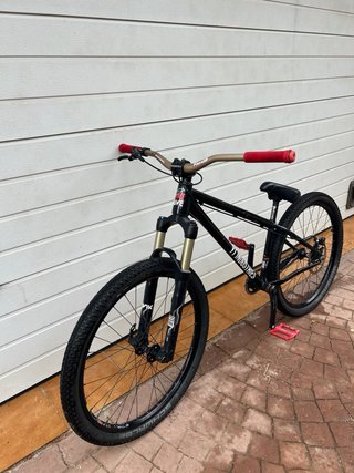Bicicleta Dirt Jump YT Industries