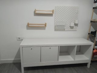 Estantería Kallax Ikea Blanca  + pie + accesorios