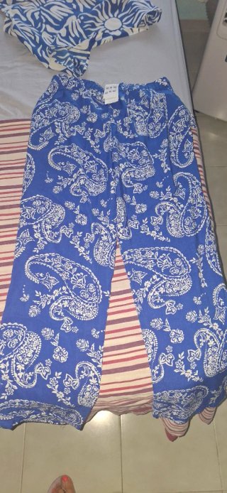 Pantalones anchos estampados