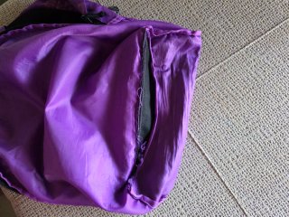 Mochila TIKTOKERS preta e lilás