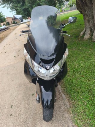 Suzuki Burgman 400 Negra
